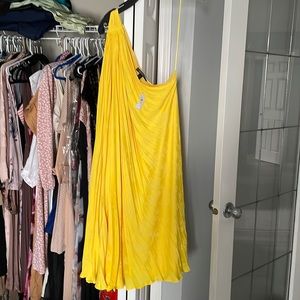 Banana republic one shoulder yellow dress in large tags on
